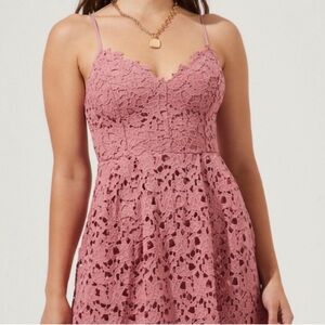 ASTR the label Women's Sleeveless Lace Fit & Flare Midi Pink Mauve Dress- small